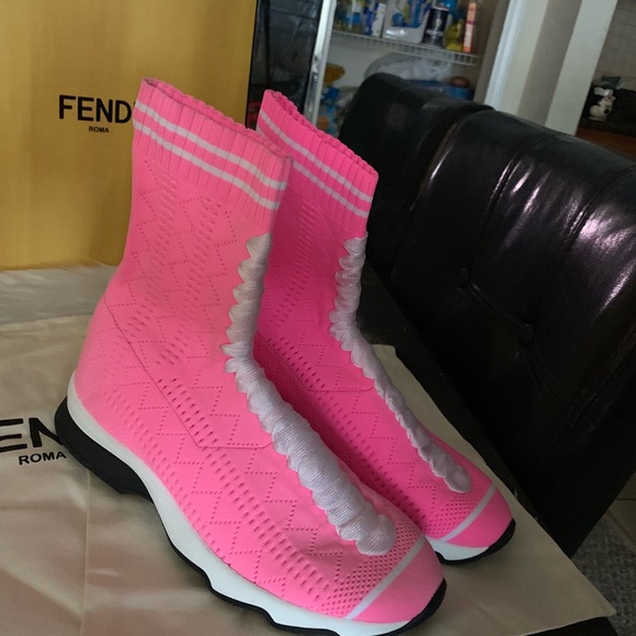 Fendi - Picture 1 of 3